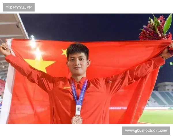 中国队在大运会跳水男子10米台比赛中勇夺金银两牌再创佳绩 中国队在大运会跳水男子10米台比赛中勇夺金银两牌再创佳绩