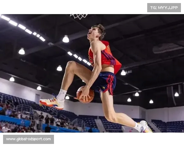 切特三度遭布泽利斯封盖 强强对决的精彩瞬间 切特三度遭布泽利斯封盖 强强对决的精彩瞬间